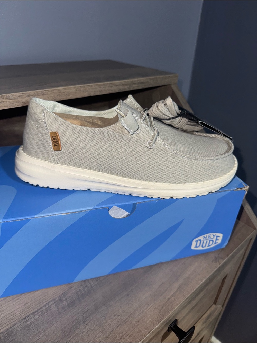 Hey Dude womens 6 Wally Lo Casual Shoes - Beige